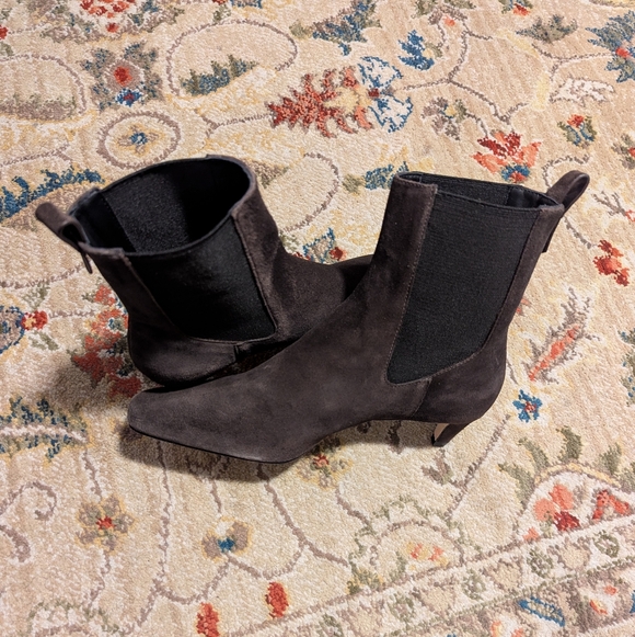 Reformation Roberta Kitten Heel Chelsea Boot - Picture 4 of 13